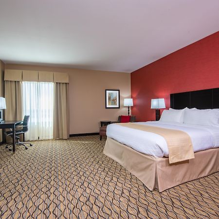 Holiday Inn Salina By Ihg Dış mekan fotoğraf