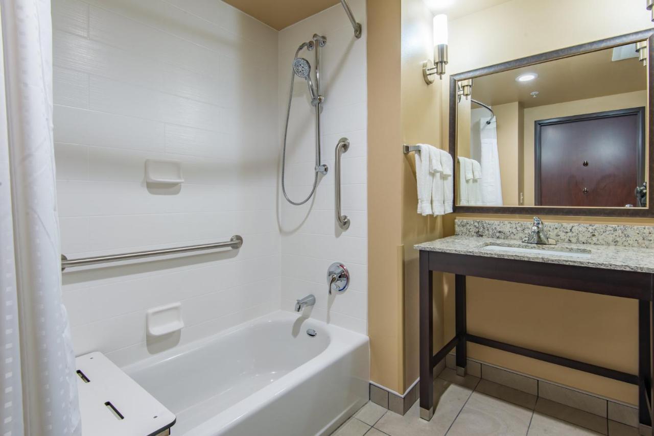 Holiday Inn Salina By Ihg Dış mekan fotoğraf