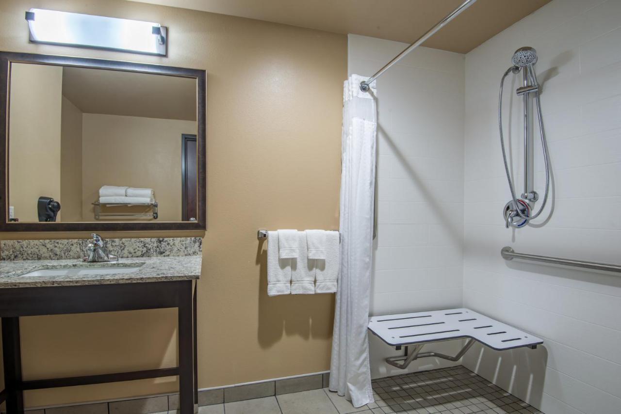 Holiday Inn Salina By Ihg Dış mekan fotoğraf